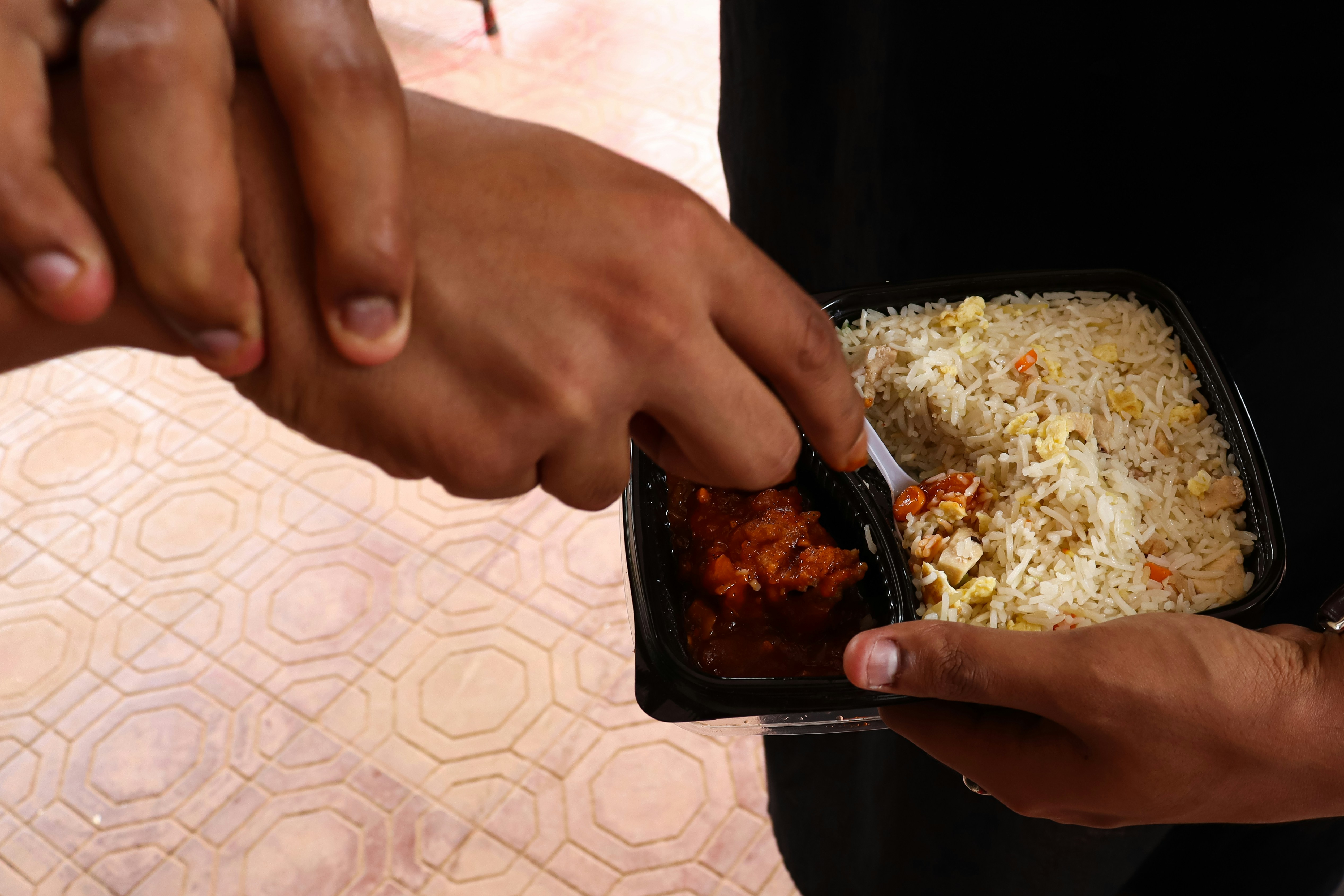 Send Hot Meals Where Needed